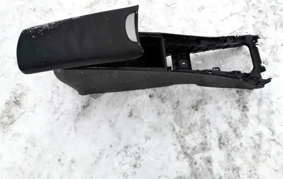 Toyota Avensis T270 Armrest 5891205010 58912-05010