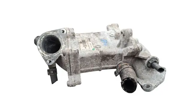 Land Rover Evoque I EGR valve cooler G4D39F464BA ET756001