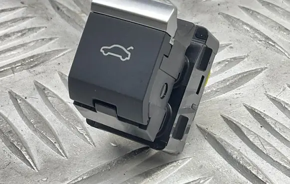 Audi A4 S4 B9 Tailgate/boot open switch button 4M0959831A