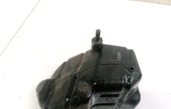 Vacuum air tank