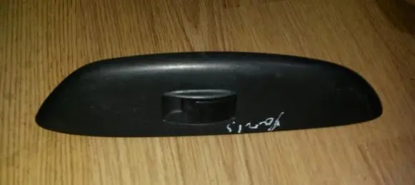 Toyota Yaris Electric window control switch