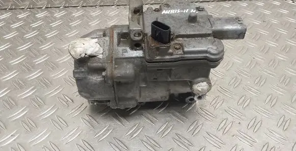 Toyota Auris 150 Air conditioning (A/C) compressor (pump) 0422000420