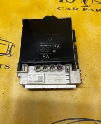 Toyota RAV 4 (XA50) Comfort/convenience module 8273042890 82730-42890 89221-42410