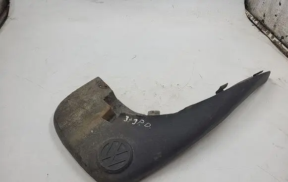 Volkswagen Sharan Front mudguard 7M0075111
