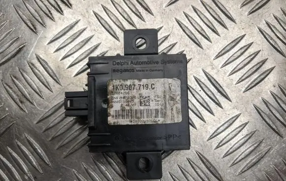 Volkswagen Golf V Alarm control unit/module 1K0907719C 28024256 H005S0003