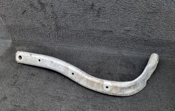 Audi A8 S8 D4 4H Fender mounting bracket 4H0821260B 4H0821260C