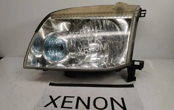 Nissan X-Trail T30 Headlight/headlamp