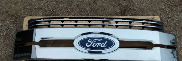 Ford F350 Front grill HC3B-8A164-CJW FNG4853