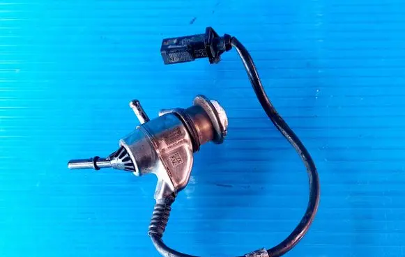 Audi A6 Allroad C7 AdBlue injector 4G0131113D 050917060342