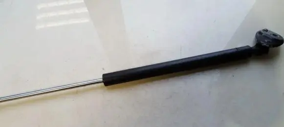 Audi A4 S4 B5 8D Tailgate/trunk strut/damper 7700828584