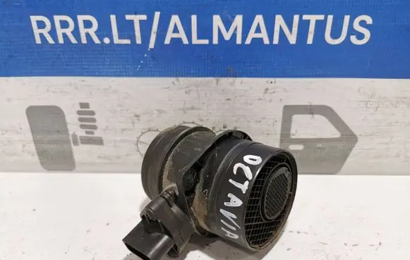 Skoda Octavia Mk2 (1Z) Mass air flow meter 0281002461 074906461B