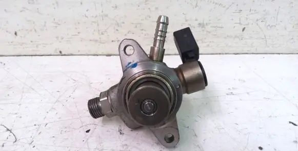 Cupra Formentor Fuel injection high pressure pump 04E127027N