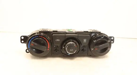 Hyundai i20 (PB PBT) Interior fan control switch 