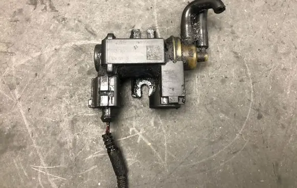 Audi A5 8T 8F Turbo solenoid valve CG34010835A