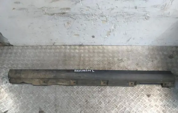 Ford Focus Front sill trim cover