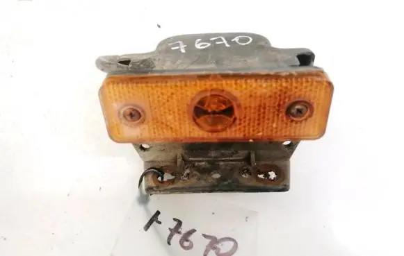 Front fender indicator light