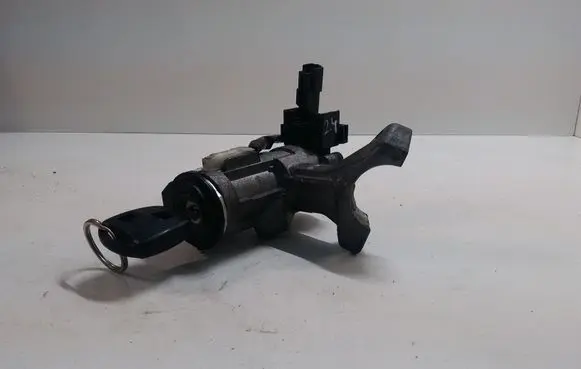 Toyota Corolla E120 E130 Ignition lock 45020024