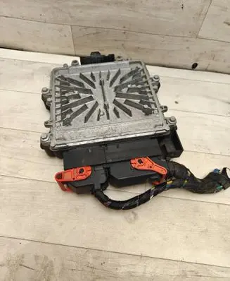 Volvo V70 Engine control unit/module 31272462 1039S18372 0281012765