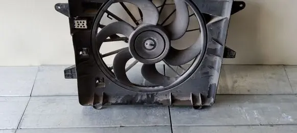 Ford Mustang V Radiator cooling fan shroud 