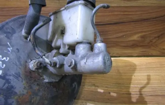 Mazda 323 Master brake cylinder