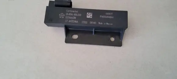 Dodge Durango III Aerial antenna amplifier 68068148AA