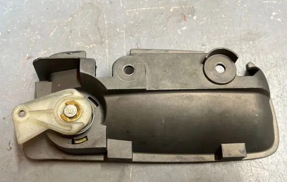 Front door exterior handle/bracket
