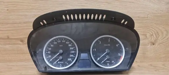BMW 5 E60 E61 Speedometer (instrument cluster) 62116983153