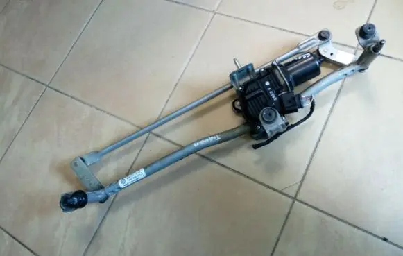 Volkswagen Tiguan Front wiper linkage and motor 5N1955023D NE62348NA3