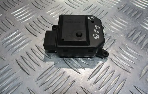 Opel Zafira B Central body control module 309372700CE