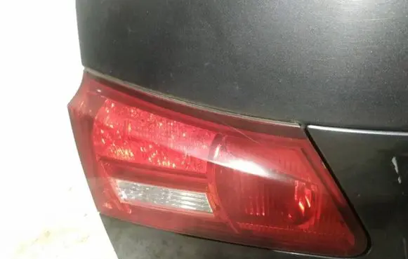 Lexus IS 220D-250-350 Tailgate rear/tail lights