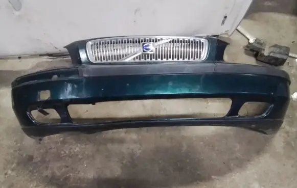 Volvo V70 Front bumper