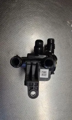 Opel Grandland X Water pump 9822406080