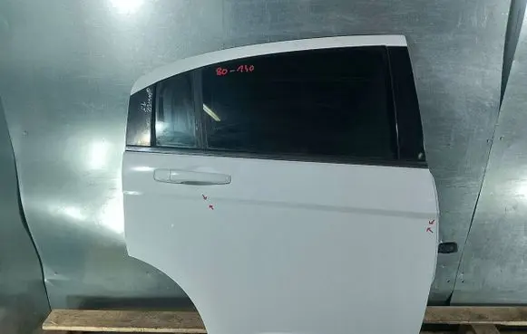 Chrysler 200 Rear door