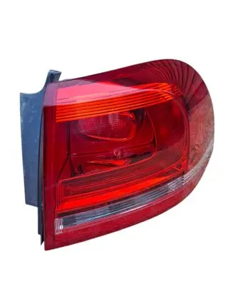 Volkswagen Touareg II Rear/tail lights 7P6945096F