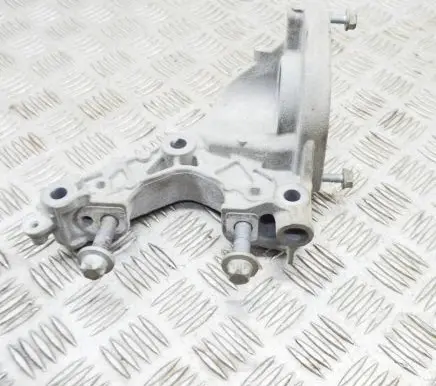 Mercedes-Benz B W247 Engine mounting bracket A2822231100