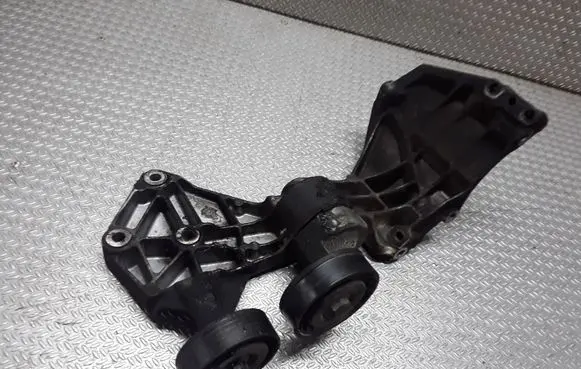 Mercedes-Benz Vaneo W414 Generator/alternator belt tensioner
