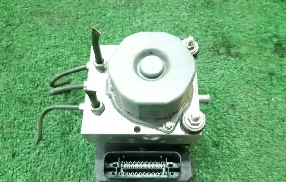 Peugeot 108 ABS Pump 445400H030