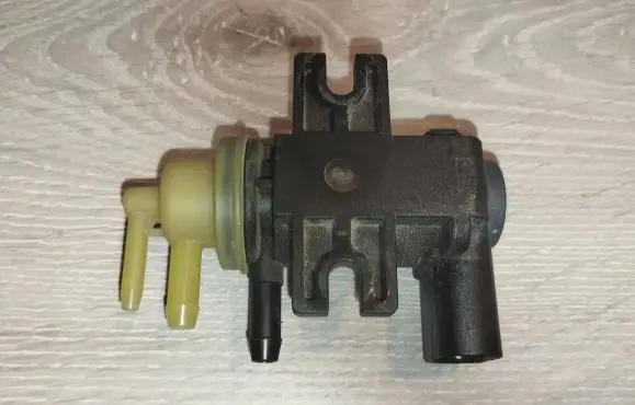 Skoda Superb B6 (3T) Turbo solenoid valve 1K0906627B 4011464A 4471003886