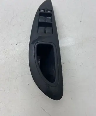 Nissan Primera Electric window control switch 80950AV700