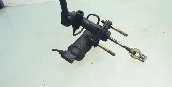 KIA Sorento Clutch master cylinder