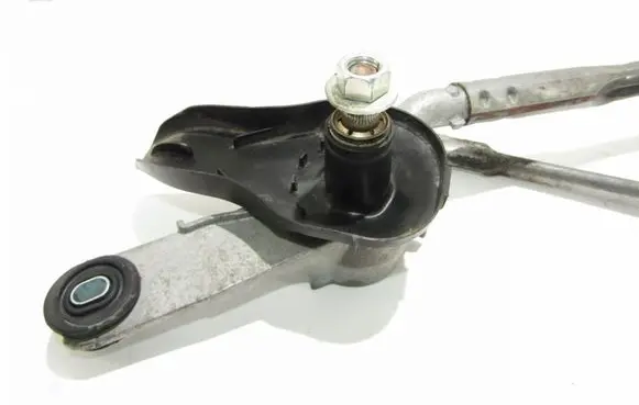 Mazda 6 Front wiper linkage Nėra