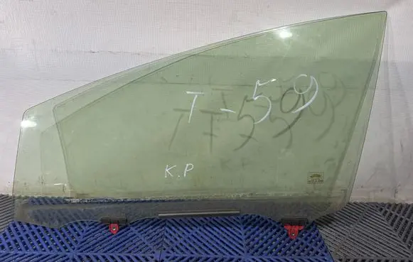 Toyota Prius+ (ZVW40) Front windscreen/windshield window 