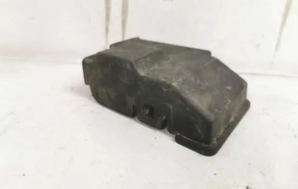 Peugeot 3008 I Other engine bay part 9664966580