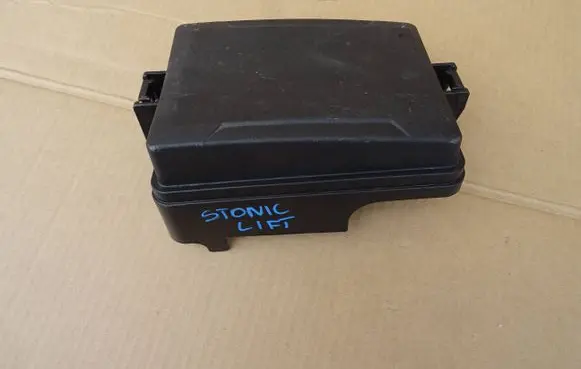 KIA Stonic Fuse box cover 91955H8320