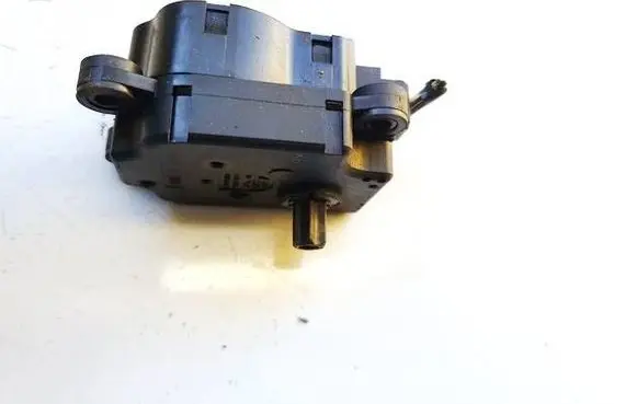 Citroen C5 Air flap motor/actuator P2861001U