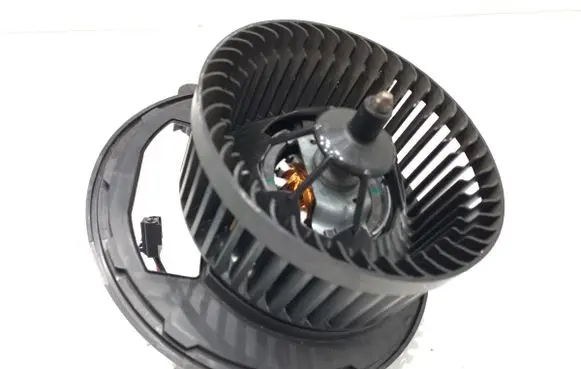 Volkswagen Touran III Heater fan/blower 5WB819021A