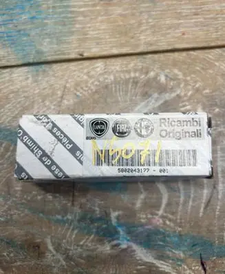 Jeep Cherokee III KJ Glow plug 5802043177