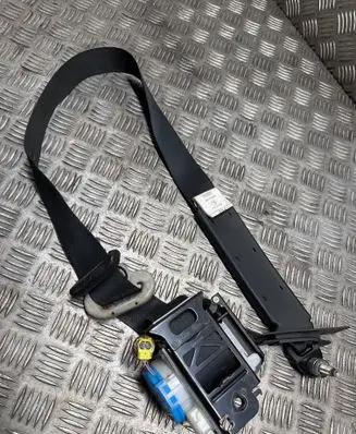 Nissan X-Trail T32 Front seatbelt 0643392