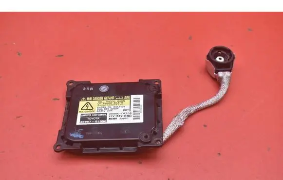 Toyota Avensis Verso Voltage converter/converter module 85967-51050