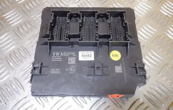 Volkswagen PASSAT B7 Comfort/convenience module 3AA937087
